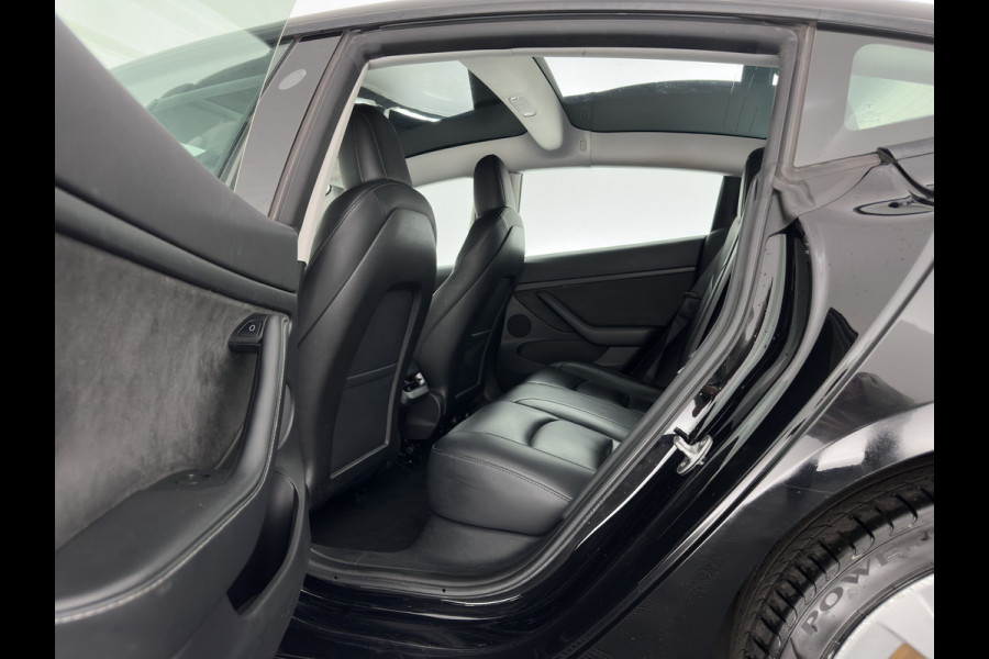Tesla Model 3 RWD 60 kWh [3-Fase-11kW ] {SoH-88%} (INCL-BTW) Aut. *PANO | LEATHER | KEYLESS | FULL-LED | MEMORY-PACK | TOPVIEW | DAB | CARPLAY | DIGI-COCKPIT | LANE-ASSIST | HEATED-COMFORTSEATS | AUTOPILOT | 19"ALU*