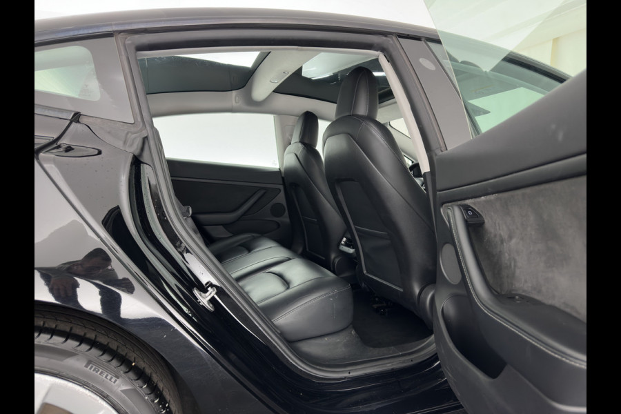 Tesla Model 3 RWD 60 kWh [3-Fase-11kW ] {SoH-88%} (INCL-BTW) Aut. *PANO | LEATHER | KEYLESS | FULL-LED | MEMORY-PACK | TOPVIEW | DAB | CARPLAY | DIGI-COCKPIT | LANE-ASSIST | HEATED-COMFORTSEATS | AUTOPILOT | 19"ALU*
