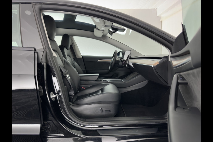 Tesla Model 3 RWD 60 kWh [3-Fase-11kW ] {SoH-88%} (INCL-BTW) Aut. *PANO | LEATHER | KEYLESS | FULL-LED | MEMORY-PACK | TOPVIEW | DAB | CARPLAY | DIGI-COCKPIT | LANE-ASSIST | HEATED-COMFORTSEATS | AUTOPILOT | 19"ALU*