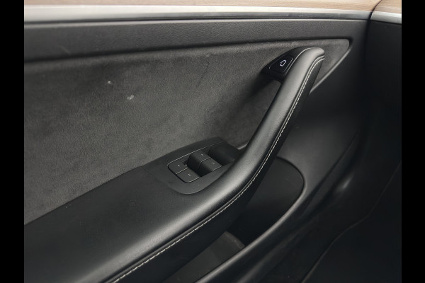 Tesla Model 3 RWD 60 kWh [3-Fase-11kW ] {SoH-88%} (INCL-BTW) Aut. *PANO | LEATHER | KEYLESS | FULL-LED | MEMORY-PACK | TOPVIEW | DAB | CARPLAY | DIGI-COCKPIT | LANE-ASSIST | HEATED-COMFORTSEATS | AUTOPILOT | 19"ALU*