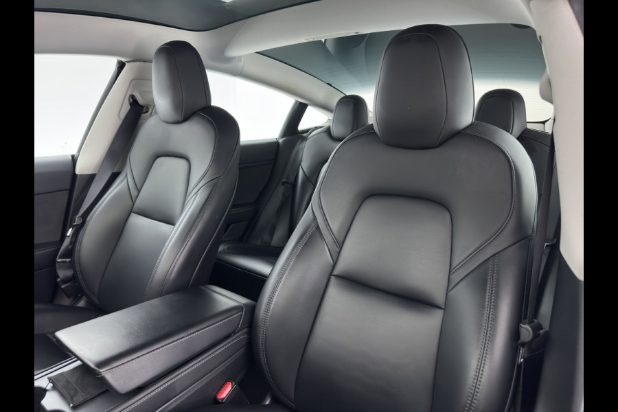 Tesla Model 3 RWD 60 kWh [3-Fase-11kW ] {SoH-88%} (INCL-BTW) Aut. *PANO | LEATHER | KEYLESS | FULL-LED | MEMORY-PACK | TOPVIEW | DAB | CARPLAY | DIGI-COCKPIT | LANE-ASSIST | HEATED-COMFORTSEATS | AUTOPILOT | 19"ALU*