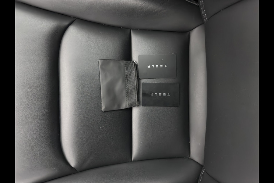 Tesla Model 3 RWD 60 kWh [3-Fase-11kW ] {SoH-88%} (INCL-BTW) Aut. *PANO | LEATHER | KEYLESS | FULL-LED | MEMORY-PACK | TOPVIEW | DAB | CARPLAY | DIGI-COCKPIT | LANE-ASSIST | HEATED-COMFORTSEATS | AUTOPILOT | 19"ALU*