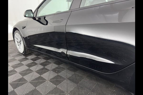 Tesla Model 3 RWD 60 kWh [3-Fase-11kW ] {SoH-88%} (INCL-BTW) Aut. *PANO | LEATHER | KEYLESS | FULL-LED | MEMORY-PACK | TOPVIEW | DAB | CARPLAY | DIGI-COCKPIT | LANE-ASSIST | HEATED-COMFORTSEATS | AUTOPILOT | 19"ALU*