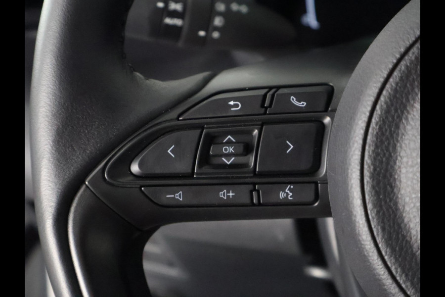 Toyota Yaris 1.5 Hybrid 115 Dynamic Luxury Bi-Tone | Stuur- & Stoelverwarming | Parkeersensoren | Adaptieve Cruise Control | BSM