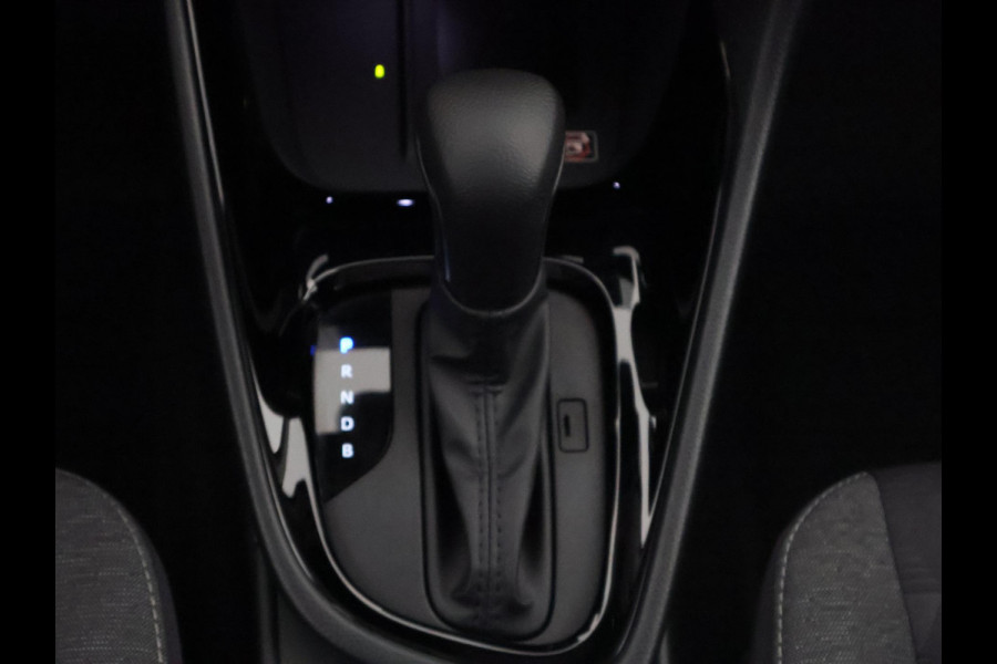 Toyota Yaris 1.5 Hybrid 115 Dynamic Luxury Bi-Tone | Stuur- & Stoelverwarming | Parkeersensoren | Adaptieve Cruise Control | BSM