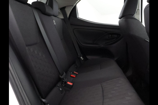 Toyota Yaris 1.5 Hybrid 115 Dynamic Luxury Bi-Tone | Stuur- & Stoelverwarming | Parkeersensoren | Adaptieve Cruise Control | BSM
