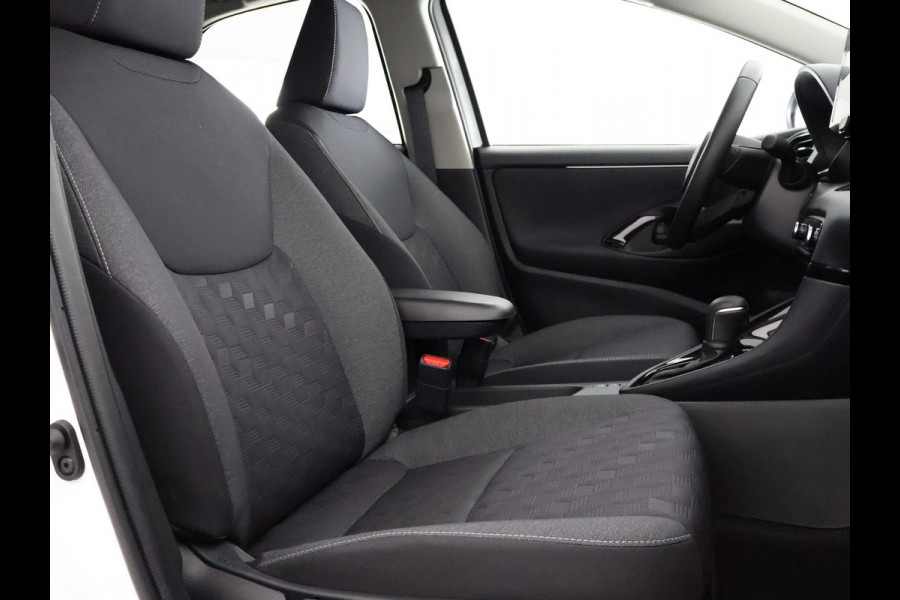 Toyota Yaris 1.5 Hybrid 115 Dynamic Luxury Bi-Tone | Stuur- & Stoelverwarming | Parkeersensoren | Adaptieve Cruise Control | BSM