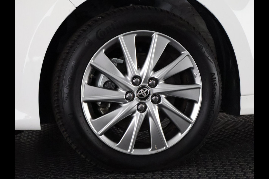 Toyota Yaris 1.5 Hybrid 115 Dynamic Luxury Bi-Tone | Stuur- & Stoelverwarming | Parkeersensoren | Adaptieve Cruise Control | BSM