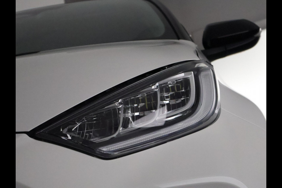 Toyota Yaris 1.5 Hybrid 115 Dynamic Luxury Bi-Tone | Stuur- & Stoelverwarming | Parkeersensoren | Adaptieve Cruise Control | BSM