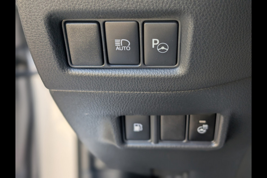 Toyota C-HR Toyota C-HR 1.8 Hybrid Bi-Tone, Rijklaarprijs / 12 mnd garanti