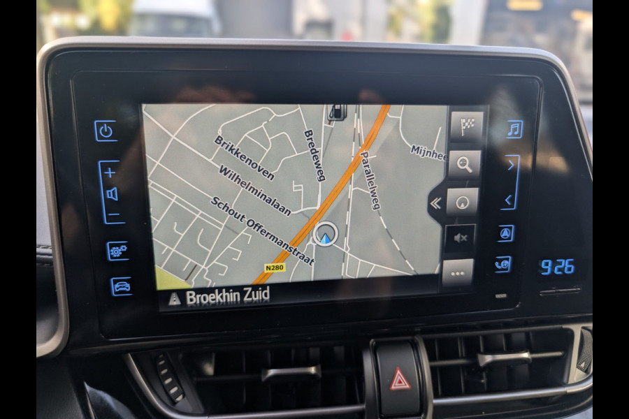 Toyota C-HR Toyota C-HR 1.8 Hybrid Bi-Tone, Rijklaarprijs / 12 mnd garanti