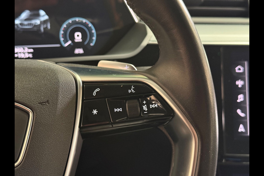 Audi e-tron 55 quattro edition 95 kWh | Parkeersensoren | NAP | Led | Carplay