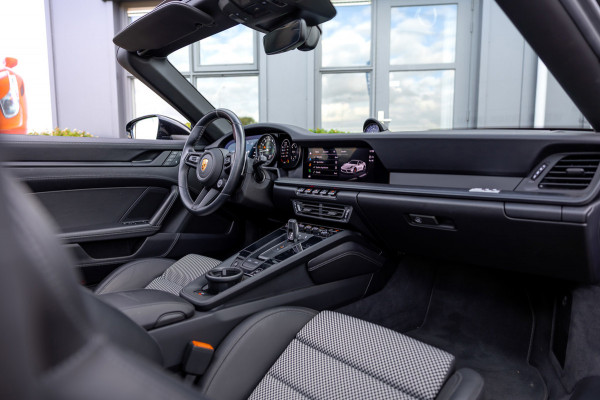 Porsche 911 Targa 3.0 Carrera 4 GTS Edition 50 Years Porsche Design / 1 of the 750 / NL-Auto / 360 Camera / Carplay