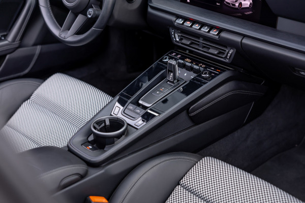 Porsche 911 Targa 3.0 Carrera 4 GTS Edition 50 Years Porsche Design / 1 of the 750 / NL-Auto / 360 Camera / Carplay