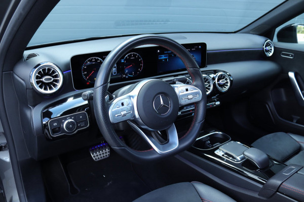 Mercedes-Benz A-Klasse A-Klasse A 250 A250 4Matic AMG Line sedan / sfeerverlichting / pano /carplay