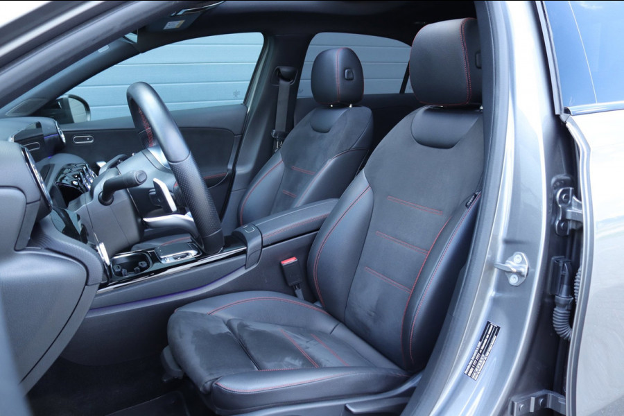 Mercedes-Benz A-Klasse A-Klasse A 250 A250 4Matic AMG Line sedan / sfeerverlichting / pano /carplay