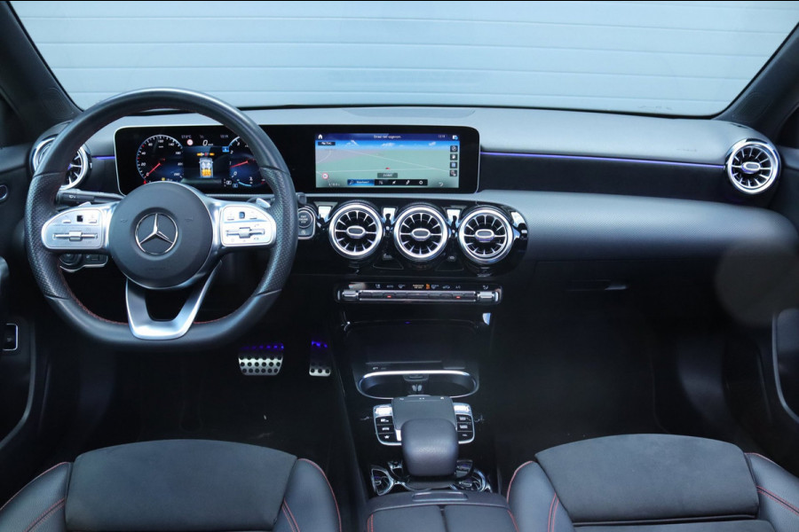 Mercedes-Benz A-Klasse A-Klasse A 250 A250 4Matic AMG Line sedan / sfeerverlichting / pano /carplay