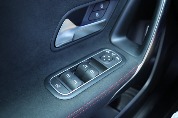 Mercedes-Benz A-Klasse A-Klasse A 250 A250 4Matic AMG Line sedan / sfeerverlichting / pano /carplay