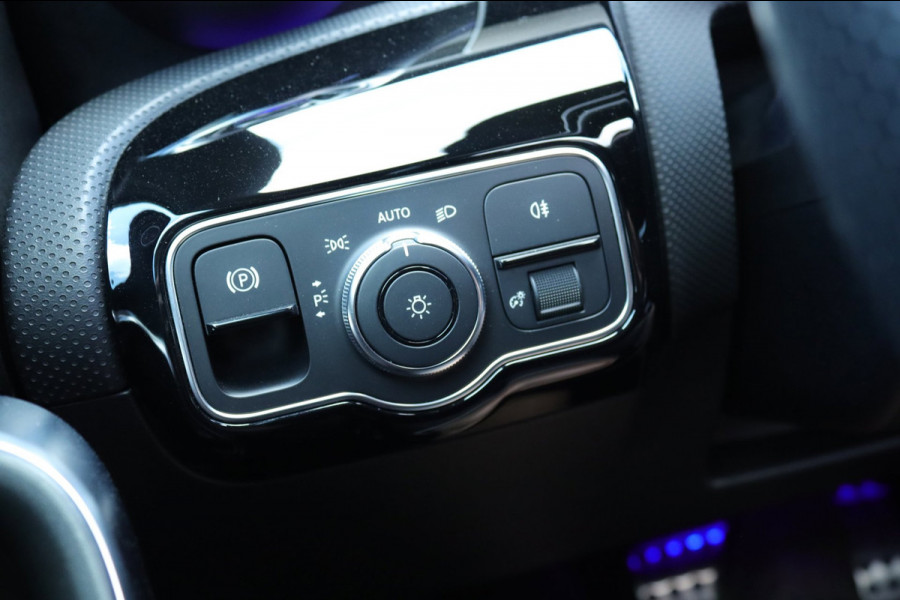 Mercedes-Benz A-Klasse A-Klasse A 250 A250 4Matic AMG Line sedan / sfeerverlichting / pano /carplay