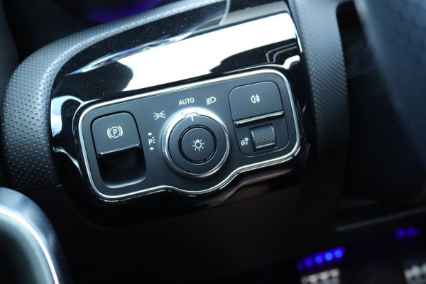 Mercedes-Benz A-Klasse A-Klasse A 250 A250 4Matic AMG Line sedan / sfeerverlichting / pano /carplay