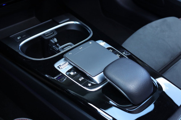 Mercedes-Benz A-Klasse A-Klasse A 250 A250 4Matic AMG Line sedan / sfeerverlichting / pano /carplay