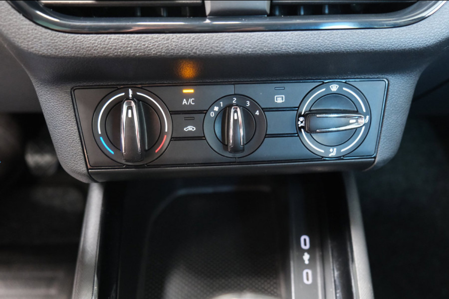 Škoda Kamiq 1.0 TSI Business Edition - N.A.P. Airco, Cruise, PDC, Carplay, Trekhaak.