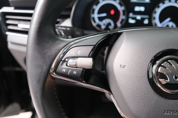 Škoda Kamiq 1.0 TSI Business Edition - N.A.P. Airco, Cruise, PDC, Carplay, Trekhaak.
