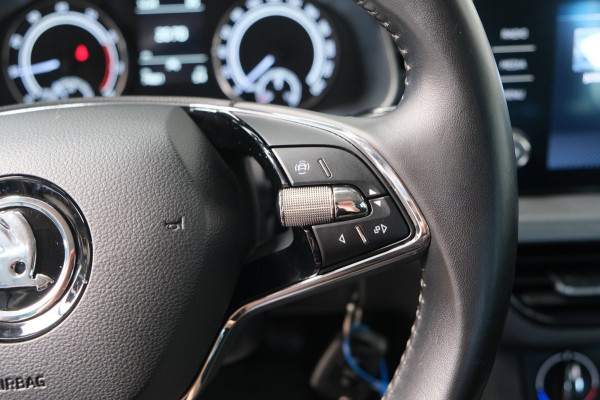 Škoda Kamiq 1.0 TSI Business Edition - N.A.P. Airco, Cruise, PDC, Carplay, Trekhaak.