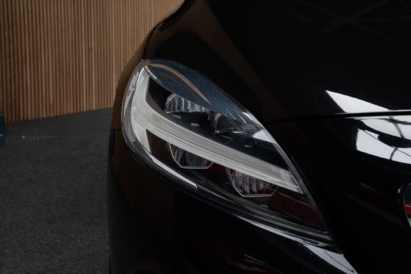 Volvo V40 Cross Country 1.5 T3 Leer Panodak Harman K. Camera Navi PDC Stoelverwarming Climate C. Cruise C. LM velgen