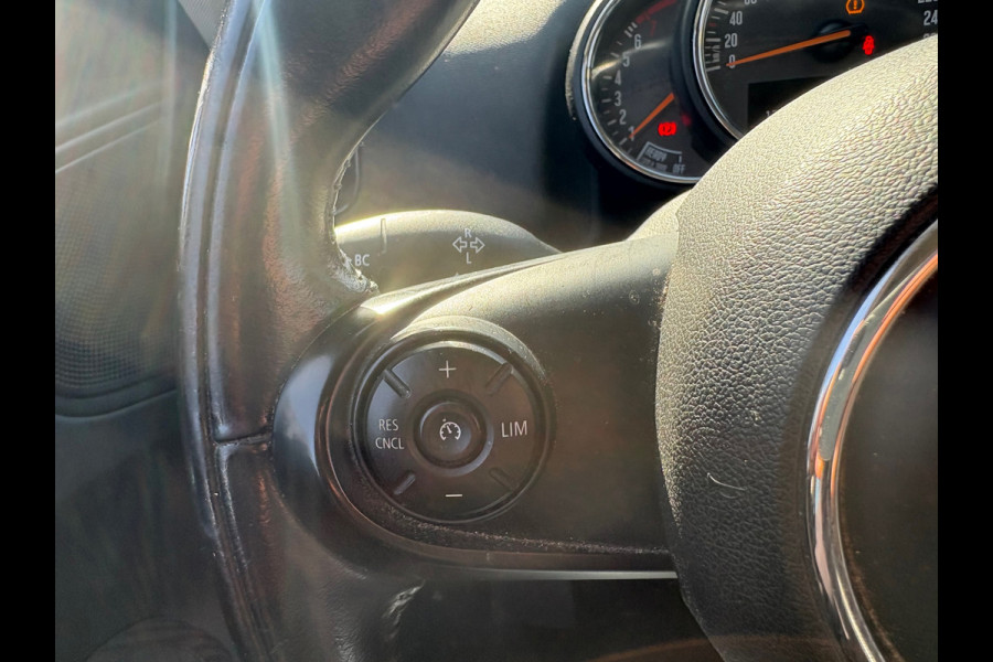 MINI Countryman 1.5 One Chili