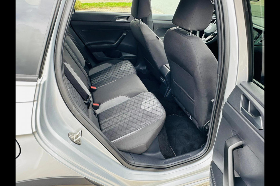 Volkswagen Taigo 1.5 TSI 3X R-Line Business IQ-Lights Panoramadak! Stoelverwarm! 150PK! Dealer onderh!