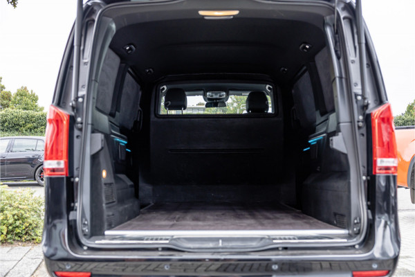 Mercedes-Benz V-Klasse 300d Lang | AMG | Memory seats | Stoelventilatie | 360 Camera | ACC | CarPlay | Navigatie | Lederen bekleding | DAB | Dodehoek | Trekhaak | Nieuwe APK | 2-Zitter | Enkel cabine