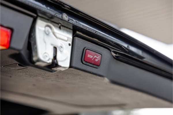 Mercedes-Benz V-Klasse 300d Lang | AMG | Memory seats | Stoelventilatie | 360 Camera | ACC | CarPlay | Navigatie | Lederen bekleding | DAB | Dodehoek | Trekhaak | Nieuwe APK | 2-Zitter | Enkel cabine