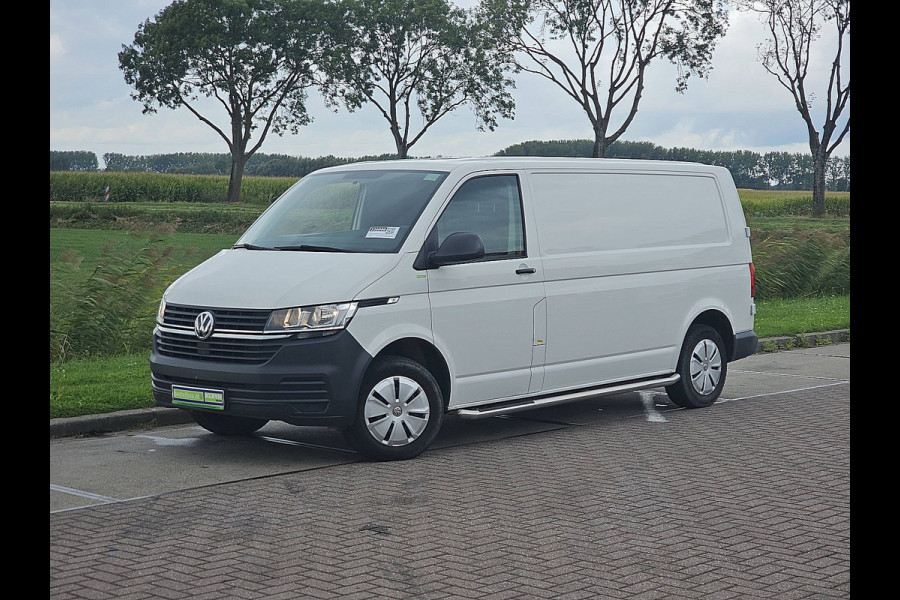 Volkswagen Transporter 2.0 TDI L2H1 Cruise control, Airco, Pdc, Stoelverwarming, Trekhaak, 3-Zits