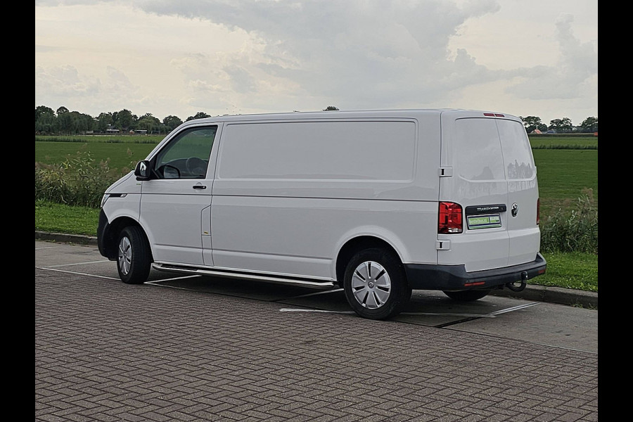 Volkswagen Transporter 2.0 TDI L2H1 Cruise control, Airco, Pdc, Stoelverwarming, Trekhaak, 3-Zits