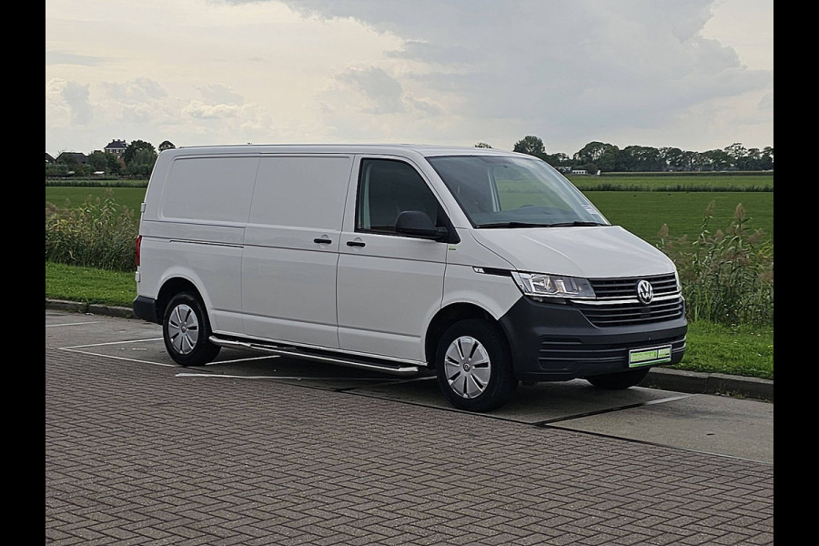 Volkswagen Transporter 2.0 TDI L2H1 Cruise control, Airco, Pdc, Stoelverwarming, Trekhaak, 3-Zits
