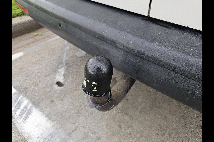 Volkswagen Transporter 2.0 TDI L2H1 Cruise control, Airco, Pdc, Stoelverwarming, Trekhaak, 3-Zits