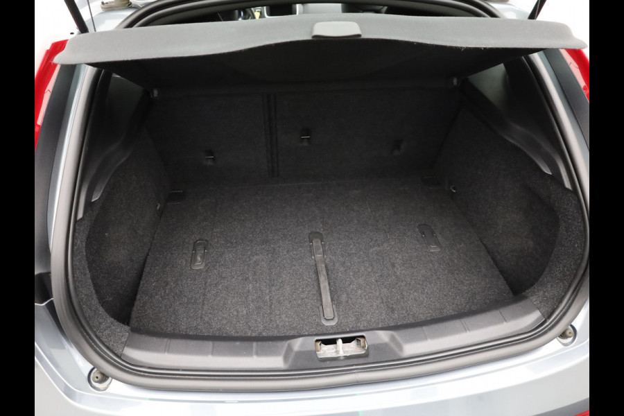 Volvo V40 1.5 T3 R-Design | Stoelverwarming | Navi | Prijs Rijklaar!!