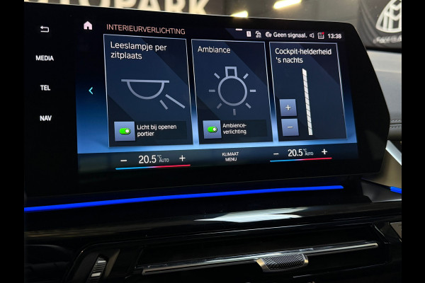 BMW X1 XDrive25e |M-Sport|PANO|HuD|H&K|MASSAGE|360 CAMERA|KEYLESS|21 INCH|PLUG IN HYBRIDE|SFEERVERLICHTING|DEALER ONDERHOUDEN|VOL!