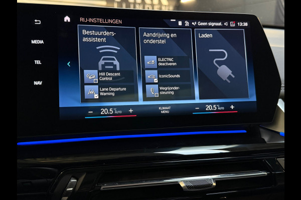 BMW X1 XDrive25e |M-Sport|PANO|HuD|H&K|MASSAGE|360 CAMERA|KEYLESS|21 INCH|PLUG IN HYBRIDE|SFEERVERLICHTING|DEALER ONDERHOUDEN|VOL!