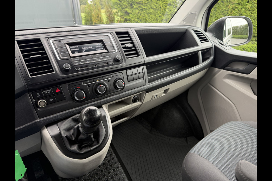 Volkswagen Transporter 2.0 TDI / L2H1 / DUBBELE CABINE / TREKHAAK / 1e EIG. / CRUISE / AIRCO / ISOFIX