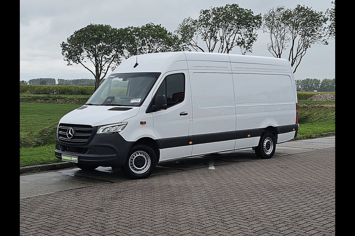 Mercedes-Benz Sprinter 317 1.9 CDI L3H2 Pro Cruise control, Airco, Pdc, Navi, Camera, LED, Carplay, Automaat, Mbux10, Lane-assist, Stoelverwarming, Dodehoek Detectie, Nieuw Model
