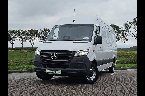 Mercedes-Benz Sprinter 317 1.9 CDI L3H2 Pro Cruise control, Airco, Pdc, Navi, Camera, LED, Carplay, Automaat, Mbux10, Lane-assist, Stoelverwarming, Dodehoek Detectie, Nieuw Model