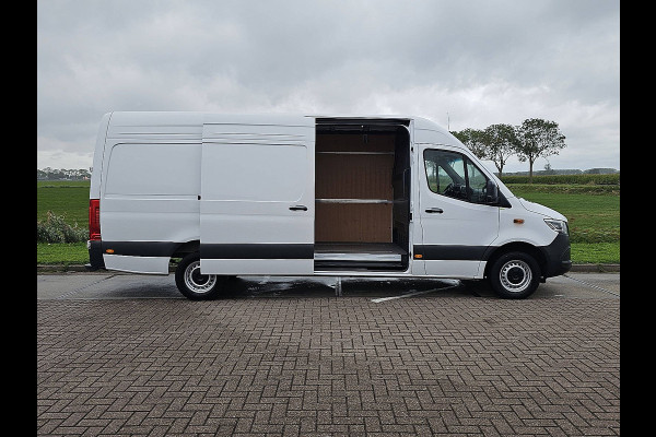 Mercedes-Benz Sprinter 317 1.9 CDI L3H2 Pro Cruise control, Airco, Pdc, Navi, Camera, LED, Carplay, Automaat, Mbux10, Lane-assist, Stoelverwarming, Dodehoek Detectie, Nieuw Model