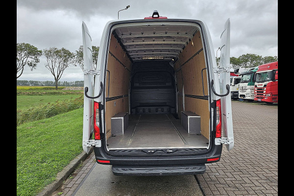 Mercedes-Benz Sprinter 317 1.9 CDI L3H2 Pro Cruise control, Airco, Pdc, Navi, Camera, LED, Carplay, Automaat, Mbux10, Lane-assist, Stoelverwarming, Dodehoek Detectie, Nieuw Model
