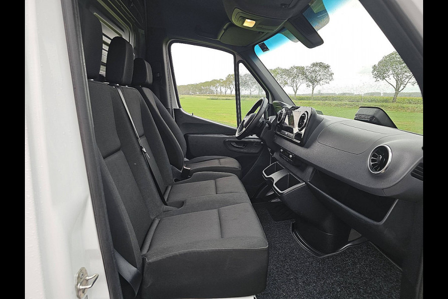 Mercedes-Benz Sprinter 317 1.9 CDI L3H2 Pro Cruise control, Airco, Pdc, Navi, Camera, LED, Carplay, Automaat, Mbux10, Lane-assist, Stoelverwarming, Dodehoek Detectie, Nieuw Model
