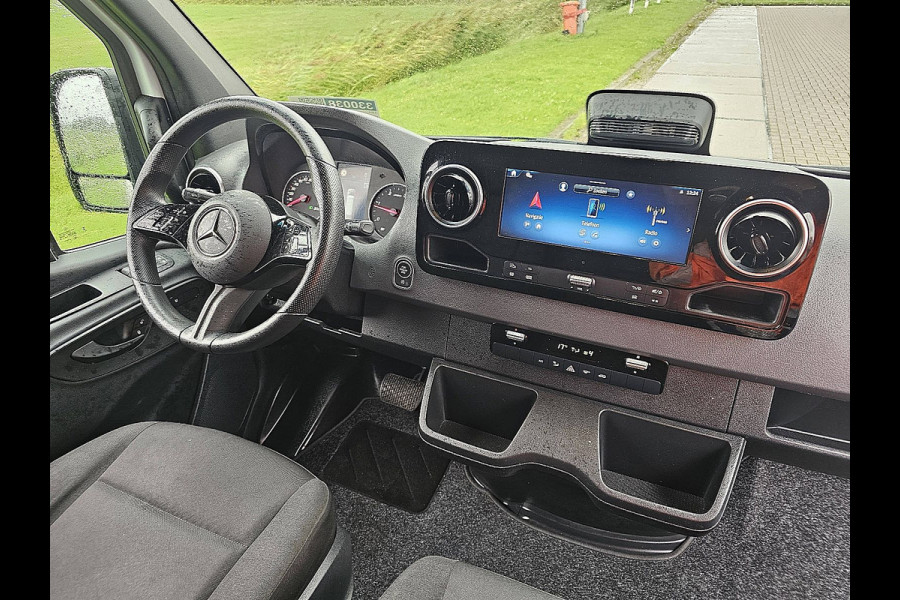 Mercedes-Benz Sprinter 317 1.9 CDI L3H2 Pro Cruise control, Airco, Pdc, Navi, Camera, LED, Carplay, Automaat, Mbux10, Lane-assist, Stoelverwarming, Dodehoek Detectie, Nieuw Model