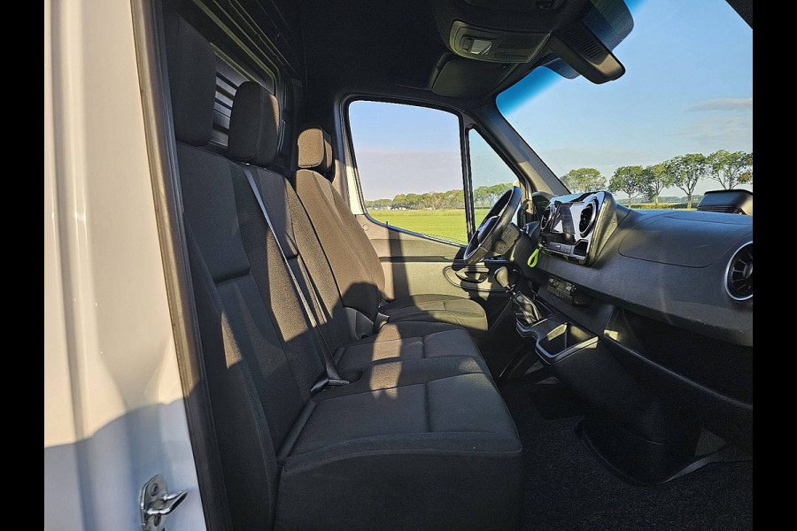 Mercedes-Benz Sprinter 317 1.9 CDI L4H2 Base Cruise control, Airco, Pdc, Navi, Camera, Lane-assist, Stoelverwarming, Dodehoek detectie