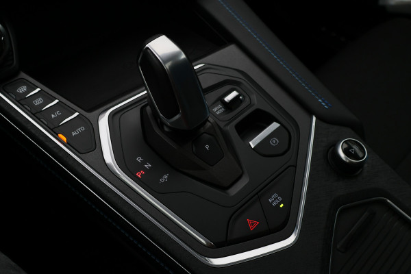Lynk & Co 01 1.5 360° Camera, Panoramadak, Apple Carplay, ACC, Keyless, LED, 20''