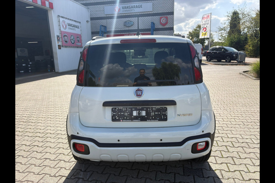 Fiat Panda 1.0 Hybrid Pandina (BOVAG/RIJKLAARPRIJS)